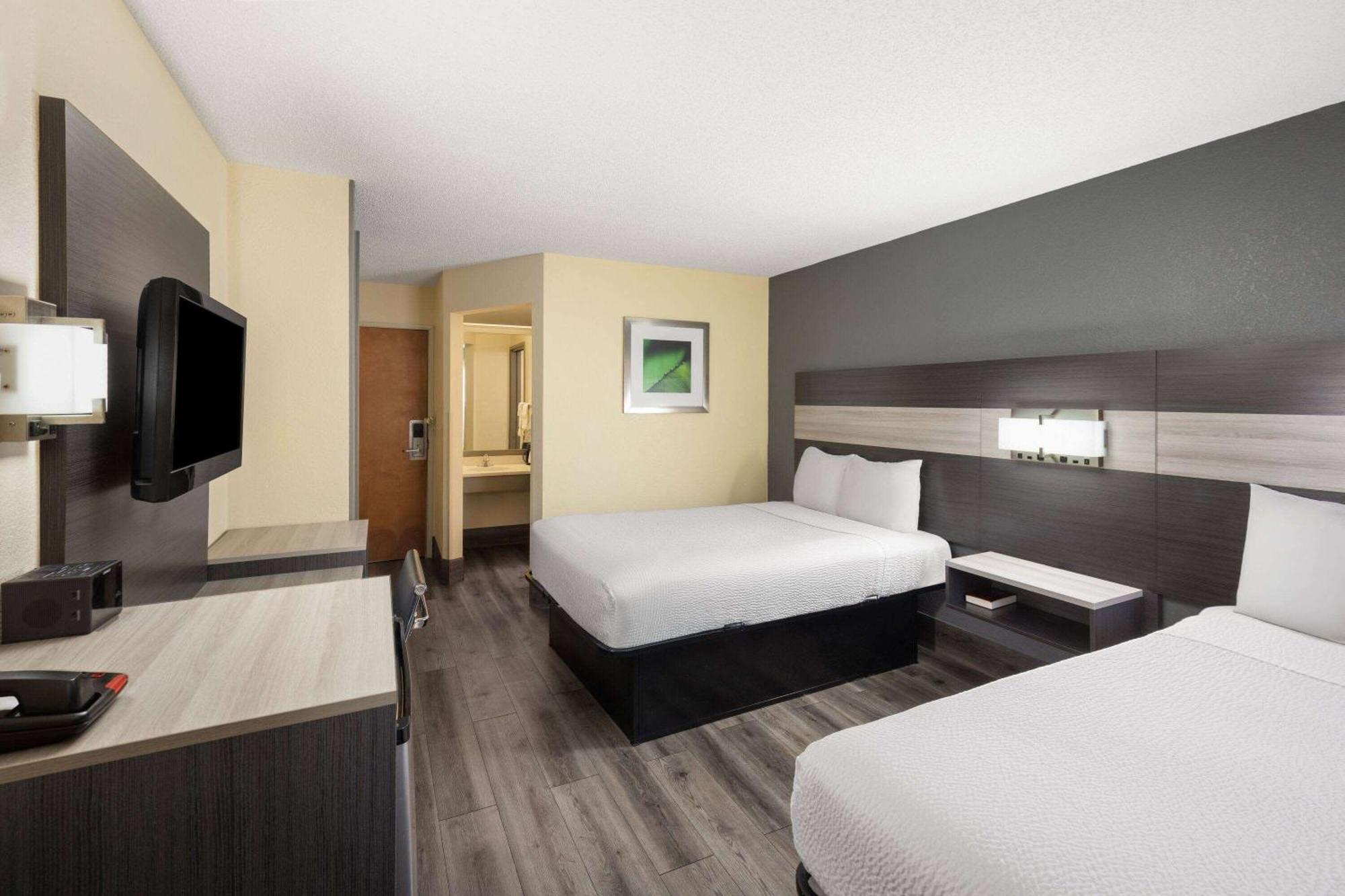 ทราเวลลอดจ์ เพอร์รี่ จอร์เจีย Hotel ภายนอก รูปภาพ