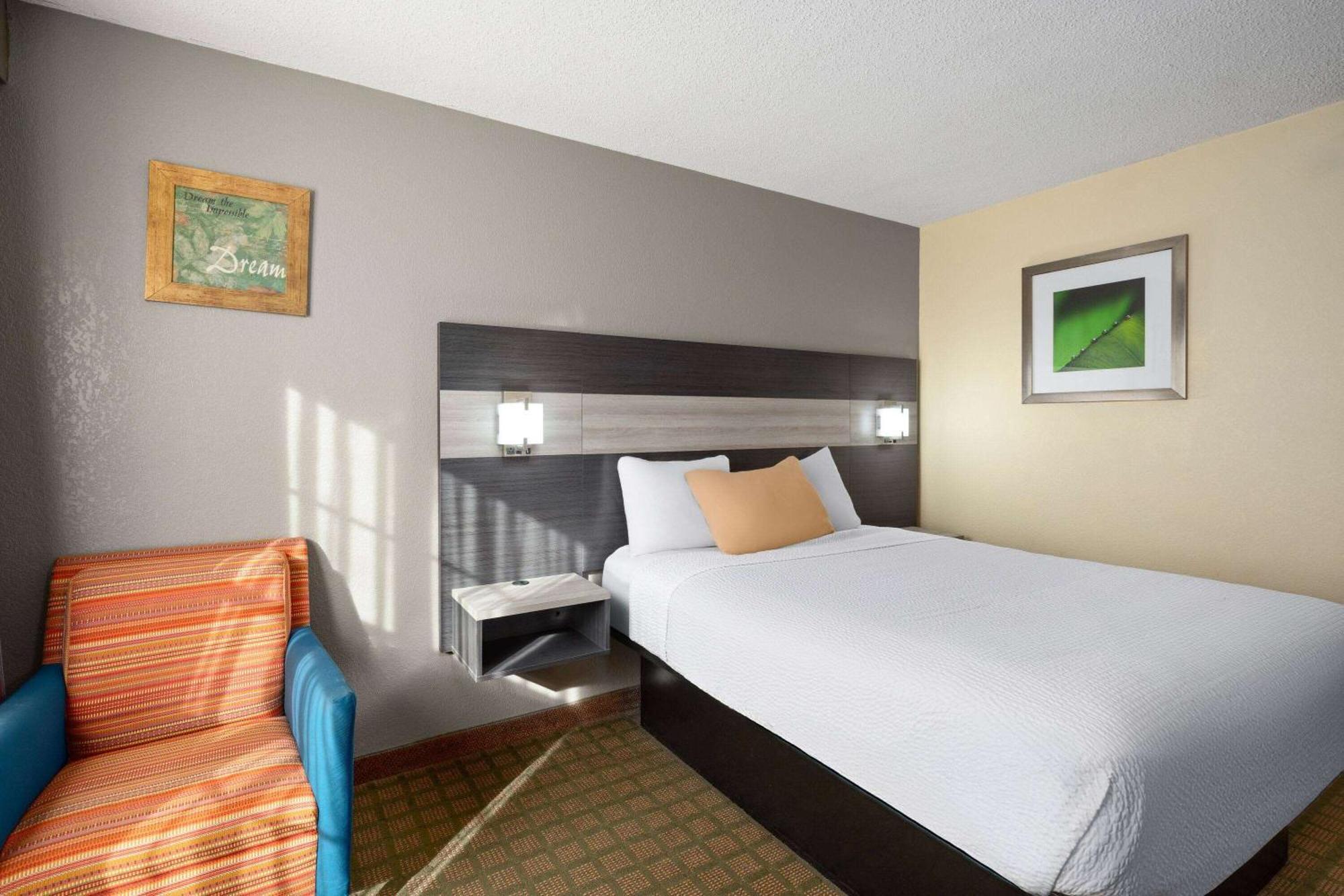 ทราเวลลอดจ์ เพอร์รี่ จอร์เจีย Hotel ภายนอก รูปภาพ