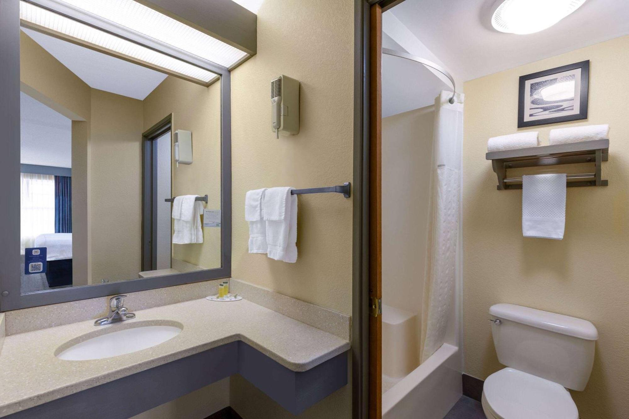 ทราเวลลอดจ์ เพอร์รี่ จอร์เจีย Hotel ภายนอก รูปภาพ